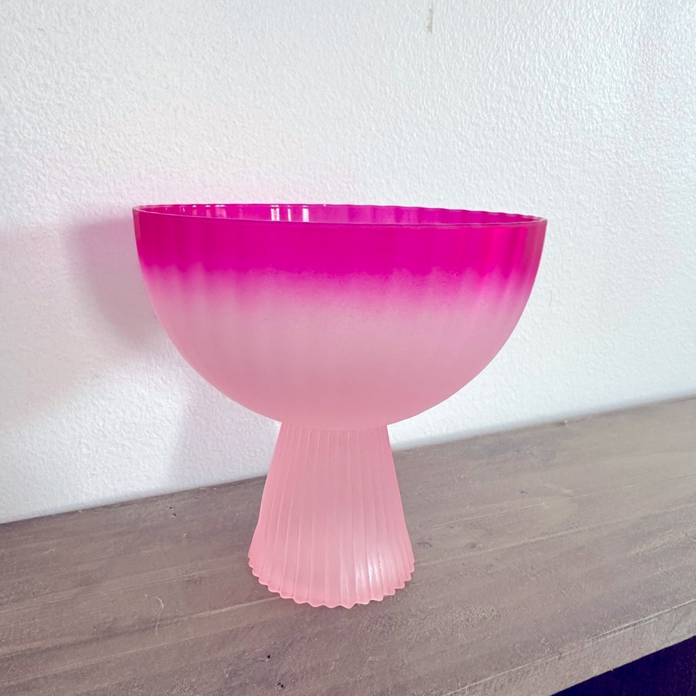 Matte Pink Ombre Coupe Glass